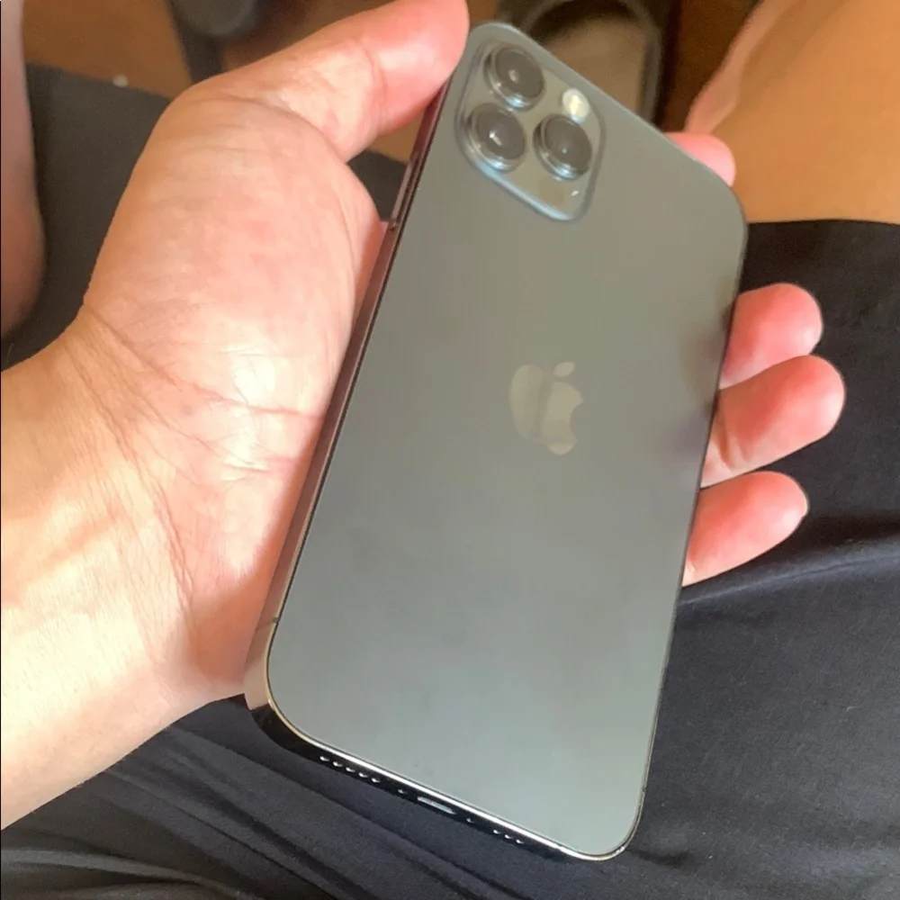 Apple Smartphone iPhone 12 Pro unlocked - Sleek Gray Finish